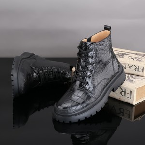 Botines clásicos negros de piel de cocodrilo 100%, versátiles, con cordones y cremallera lateral, estilo casual. - Product Image 1