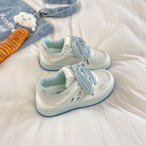 Niche Design Thick <b>Sole</b> White Board Shoes, 2026 Autumn Hot Style, High-value Versatile Casual Sneakers for Young Girls - Product Image 1