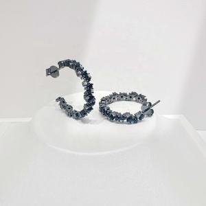 Boucles d'oreilles clous en argent sterling 925 plaqué or, zircon noir, style hip-hop, pour filles, bijoux fins, grandes boucles d'oreilles tendance pour l'été, idéales pour les fêtes. - Product Image 2