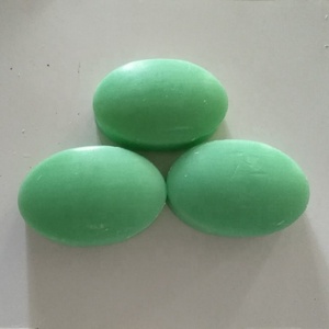 Jabón Blanqueador Enriquecido con Colágeno, Vitaminas C y E, Fórmula Verde con Ingredientes Herbales de 110 g para una Belleza Natural y Cuidado de la Piel - Product Image 2
