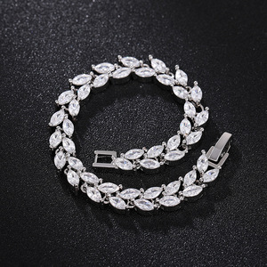 Bracciale da tennis da donna Xl1501 placcato oro 22k con cristalli e strass, incastonatura a canale, motivo vegetale, stile classico per tutti i giorni - Product Image 4