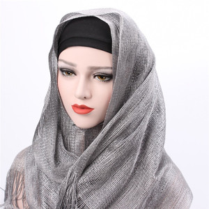 Brillante de seda hijab musulmán de Oriente Medio velo liso de poliéster estilo borla doble uso chal todas las estaciones para mujeres con estilo - Product Image 2