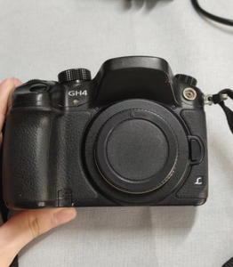 กล้อง Panasonic GH4 มิเรอร์เลสยอดนิยม หน้าจอสัมผัสแบบพลิกได้ Live MOS มือสอง ขายส่ง - Product Image 1