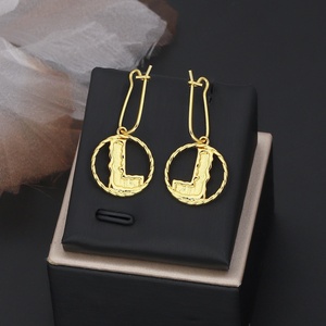 Pendientes Colgantes de Latón de Alta Calidad con Letras JXX, Bañados en Oro de 24K, Estilo Clásico, Venta al por Mayor Personalizada para Kiribati - Product Image 4