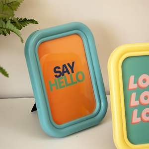 Cadres photo personnalisés aux couleurs vives en bois massif MDF et résine avec logo gravé au laser, personnalisés pour mariage ou promotion - Product Image 3