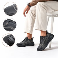 Chaussures décontractées pour hommes en synthétique noir à lacets avec superposition ondulée, col rembourré à grain texturé et semelle épaisse rainurée