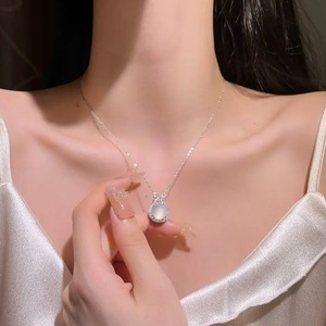 Collana con fiocco da principessa in argento sterling S999, piccolo ciondolo in calcedonio fresco per <span class=keywords><strong>donna</strong></span>, nuovo accessorio versatile 2024 - Product Image 3