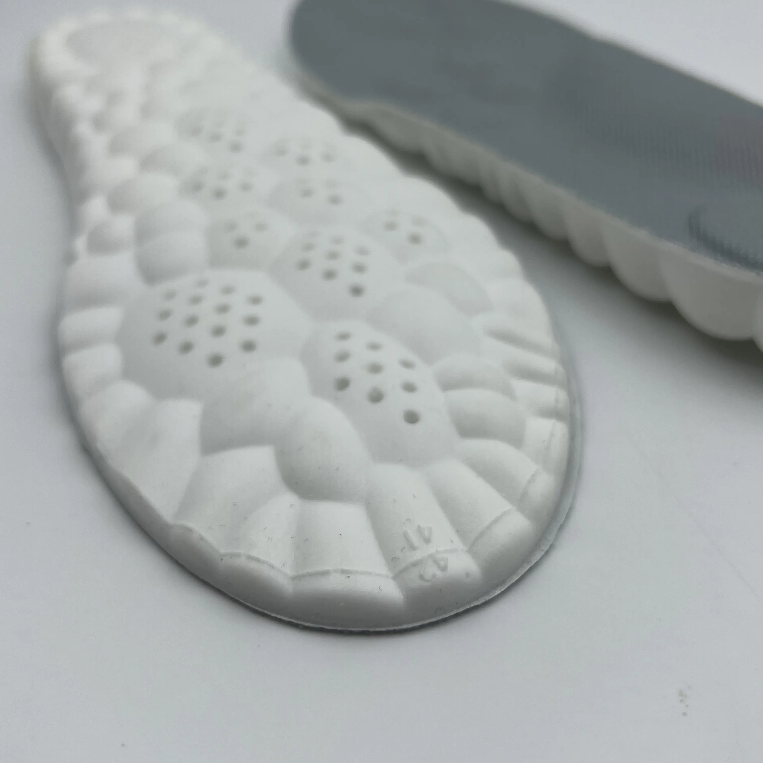 4 डी क्लाउड तकनीक जूते के लिए इनसोल्स, एक नरम लुभावनीय शॉक अवशोषण कुशन कुशन चल रहे ऑर्थोपेडिक केयर इनसोल्स