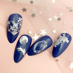 สติ๊กเกอร์ติดเล็บลายคริสต์มาสแบบนูน 5 มิติ ลายเกล็ดหิมะ ดอกไม้ สำหรับตกแต่งเล็บในฤดูหนาว - Product Image 4