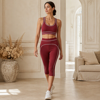 Conjunto Deportivo de Dos Piezas: Leggings Capri y Top Deportivo, Cintura Alta, Relleno Extraíble, Escote Redondo, Color Sólido, Transpirable, Ribete Blanco 3D, para Yoga y Gimnasio, OEM ODM