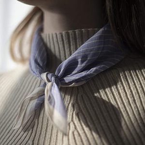 ออกแบบโลโก้แฟชั่นของคุณเอง พิมพ์ลายผ้าพันคอผ้าฝ้ายทรงสี่เหลี่ยม - Product Image 2