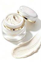 Crème de soin à la perle : Nourrit, illumine le teint, resserre les pores, hydrate, adoucit la peau, film hydratant à formation rapide pour une finition hydratée.