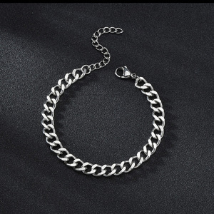 สร้อยข้อมือผู้ชายแบบ Cuban Link ชุบทอง 18k บนสแตนเลสสตีล ดีไซน์ Hip Hop พร้อมการขัดเงา 2 ด้าน - Product Image 6