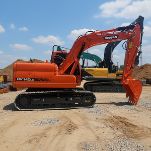 Excavadora de Ruedas Usada Doosan DX140/DX150/DX140W Modelo 2022 con Motor Kawasaki, Peso Operativo de 15 Toneladas - Product Image 1