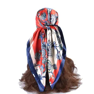 Fábrica por atacado Personalização Nova Moda Versátil Flor Impressão Alta Qualidade cetim seda Grande lenço headscarfs para as mulheres