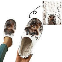 Pantoufles d'hiver en daim pour hommes et femmes, motif nœud papillon imprimé dessin animé, doublure chaude en peluche artificielle, matériau EVA, pour usage domestique
