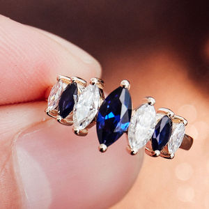 Bagues de mariage personnalisées en or massif 14 carats avec saphir de laboratoire cultivé, demi-alliance, deux tons, saphir taille marquise, bague en moissanite - Product Image 2