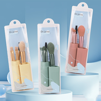 Ensemble de 5 pinceaux cosmétiques Morandi en poils synthétiques avec manche en bois pour le maquillage du visage, la poudre libre, les fards à paupières, les cils et le peigne