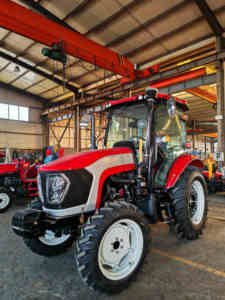 Vente en gros Mini tracteurs de jardin de ferme compacts 4x4 à quatre <span class=keywords><strong>roues</strong></span> avec <span class=keywords><strong>tondeuse</strong></span> - Product Image 2
