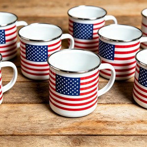 Taza de Café, Té o Leche Esmaltada Blanca de Grado Alimenticio con Borde Plateado, con Diseño de la Bandera Americana de EE. UU. para Campamentos al Aire Libre, Regalos Promocionales, con Logotipo OEM - Product Image 1