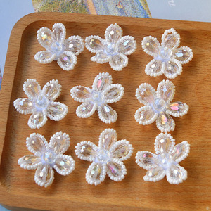 Delicadas Perlas de Cristal con Forma de Flor de 3.3*3.3cm, Base de Perlas Sueltas Hechas a Mano para Pulseras, Horquillas y Accesorios de Joyería DIY - Product Image 1