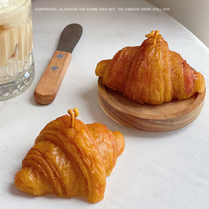 Usine vente en gros Nouveauté Noël Anniversaire Cadeau Alimentaire <span class=keywords><strong>Pain</strong></span> Pâtisserie Croissant Forme Moulin Caramel Bougie Parfumée - Product Image 3
