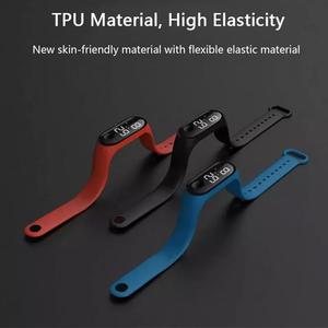 Montre numérique LED <span class=keywords><strong>2023</strong></span> Luxe Lumière blanche Écran tactile Bracelet en silicone Montre-bracelet pour femmes Sports Yoga Bracelets Montres Enfants Horloges - Product Image 3