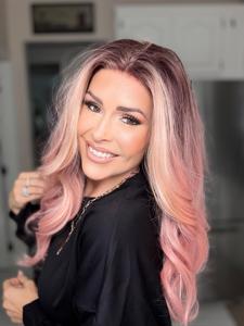 Pelucas de Fibra Sintética de Alta Calidad al por Mayor, Color Rosa Melocotón, Resistentes al Calor, con Frente de Encaje y Línea de Cabello Pre-Desplumada - Product Image 2