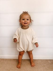 ชุดบอดี้สูทเด็กแขนยาวผ้าเทอร์รี่เนื้อนุ่มแบบหลวม ปลายขาจั๊มพ์ พร้อมกระดุมแป๊ก - Product Image 4