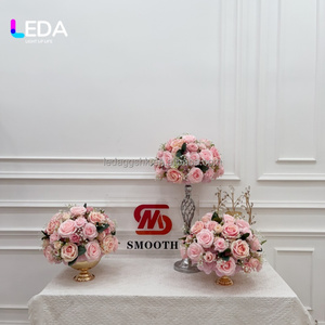 Bola de Flores de Rosa de Seda Rosa Romántica LEDA de 30 cm, Centro de Mesa para Boda, Ramo Floral Artificial para Recepción de Boda y Eventos - Product Image 3