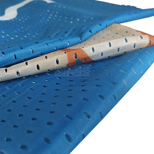 Bannière extérieure personnalisée QiAds en PVC/tissu imprimé par pulvérisation avec fond et design d'image sur mesure - Product Image 6