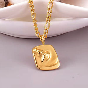 Bijoux <span class=keywords><strong>de</strong></span> corps unis féminins personnalisés en plaqué or 18 carats Collier pendentif en acier inoxydable <span class=keywords><strong>abstrait</strong></span> pour <span class=keywords><strong>femme</strong></span> - Product Image 4