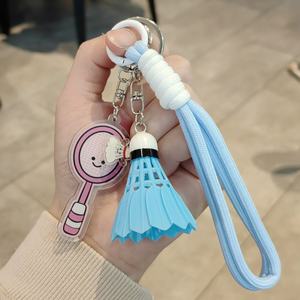 Porte-clés de badminton mignon en forme de raquette de dessin animé, breloque pour sac à dos de sport, sangle de téléphone tressée, décoration pour les amateurs de mode et de sport - Product Image 1