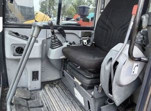 Mini-excavatrice d'occasion Kubota KX183 8 tonnes fabriquée au Japon avec accessoire grappin, brise-roche et tarière certifiée CE - Product Image 6