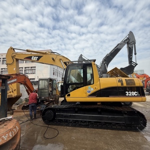 รถขุดตีนตะขาบ Caterpillar 320CL มือสอง ชั่วโมงการทำงานต่ำ สีเดิม สภาพสะอาด แรงขุดทรงพลัง ดูแลรักษาอย่างดี - Product Image 1