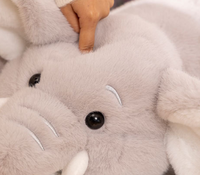 Peluche Éléphant Brodé Ultra Doux avec Rembourrage en Coton PP, Anti-Stress en Maille, Personnalisable, Vente en Gros, Cadeaux d'Anniversaire et d'Entreprise