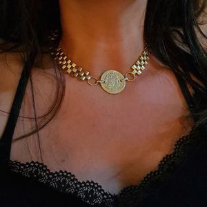 قلادة بحزام للساعة قلادة عصرية جريئة من الفولاذ المقاوم للصدأ سلسلة كتف قلادة مطلية بالذهب عيار 18 سلسلة عملة مكتنزة - Product Image 5