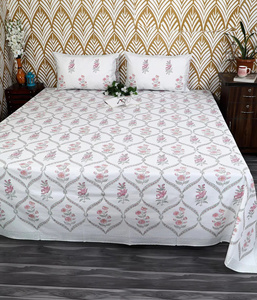 Parure de lit en coton de qualité supérieure, style bohème indien, imprimée à la main, fabriquée à Jaipur, avec housses de coussin - Product Image 1
