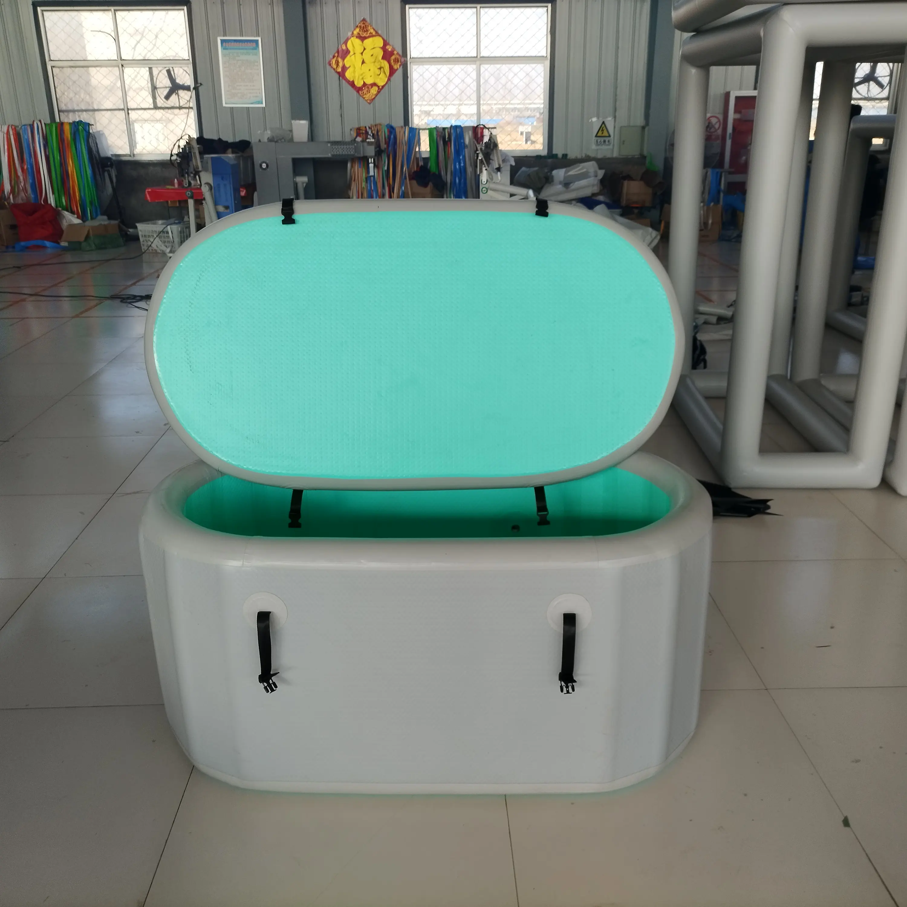 The Water Chiller Cold System Optional Drop Stitch DWF Double Wall Barrel Cold Plunge with Chiller Inflatable Ice Bath Tub