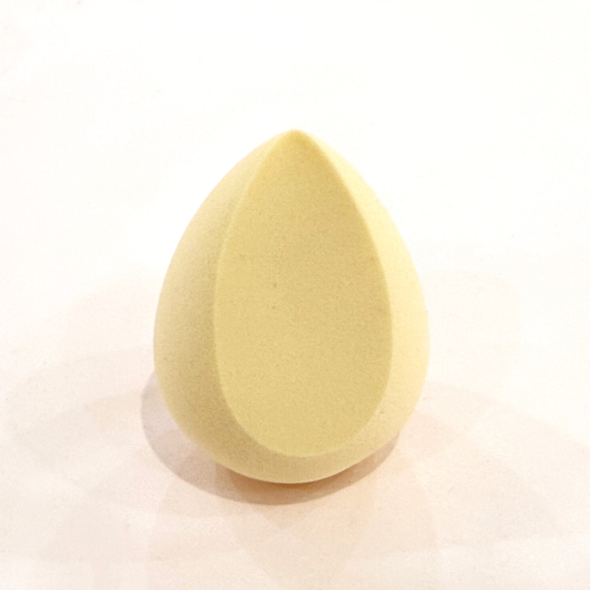 Oeuf de beauté couleur thé au lait