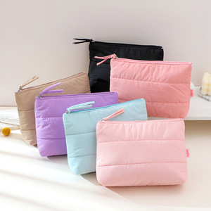 Nouvelle trousse de toilette tendance, étanche et portable pour les voyages - Product Image 1