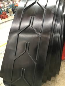 حزام ناقل مطاطي صناعي متغير الانحدار بتصميم شيفرون لتدفق المواد بسلاسة بين منحدرات مختلفة - Product Image 2