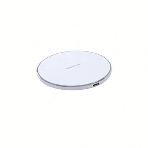 Support de téléphone portable pour voiture, fixation sur grille d'aération ou tableau de bord, avec chargeur sans fil rapide et portable – Produits promotionnels personnalisés et tendance - Product Image 3