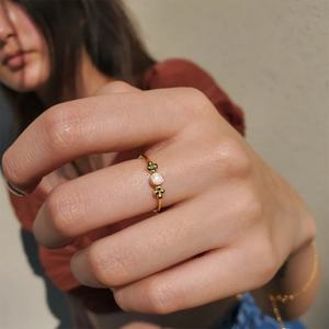 Dainty Mulheres 925 Sterling Silver Opal Outubro BirthStone Anel Minimalista Empilhável Ouro <span class=keywords><strong>Promise</strong></span> Anel para As Mulheres Gift Wedding Band - Product Image 1