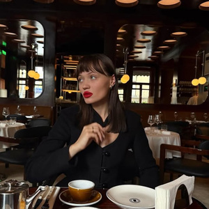 Abito Lungo Estivo da Donna Elegante e Classico di Alta Qualità per Ufficio e Serate, Leggero con Maniche Lunghe e Collo Alto Traforato - Product Image 5