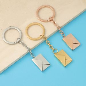 Nouveaux styles de porte-clés en acier inoxydable en forme d'enveloppe de lettre d'amour, cadeau de confession pour la Saint-Valentin, pendentif personnalisé au laser, porte-clés en métal - Product Image 5