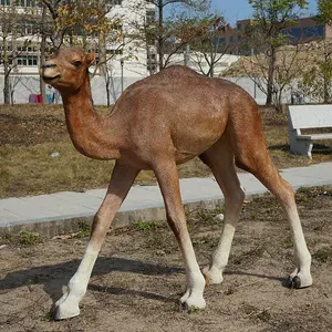 Açık Park bahçe dekorasyon simülasyon reçine deve heykel yaşam boyutu hayvan gerçekçi fiberglas deve heykeli