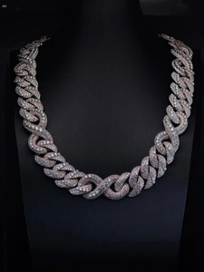 Chaîne Hiphop en Moissanite de Qualité Supérieure, Bijoux Fins de Haute Qualité pour Usage Quotidien et Occasions Spéciales, Disponible à un Prix Raisonnable - Product Image 1