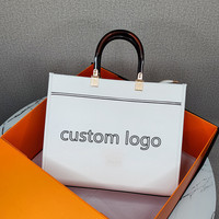 Sac fourre-tout en cuir personnalisé de luxe avec logo gaufré, fermeture éclair et doublure en polyester, sac à bandoulière classique pour femme, grande capacité