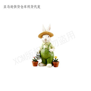 Figurine de jardinier en polyrésine personnalisée, lapin de printemps, tenant un mini arrosoir près de pots de fleurs. Cadeau idéal pour la décoration de la maison - Product Image 4